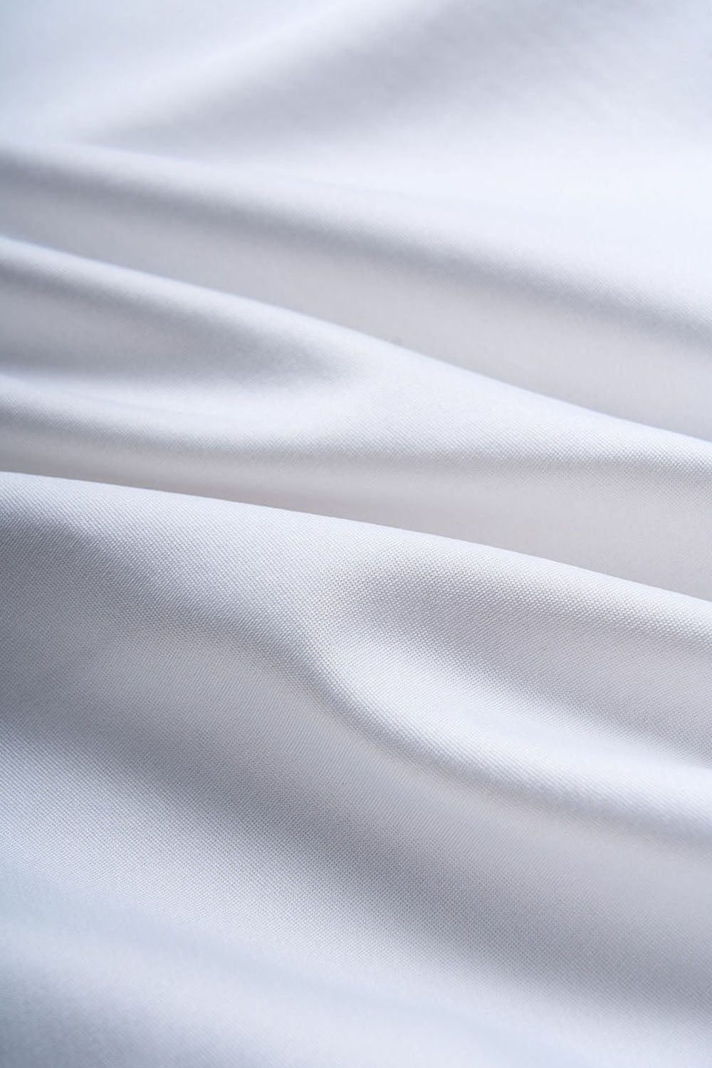 Lightweight Hooded Sweatshirt in Solid Color with Loose Fit