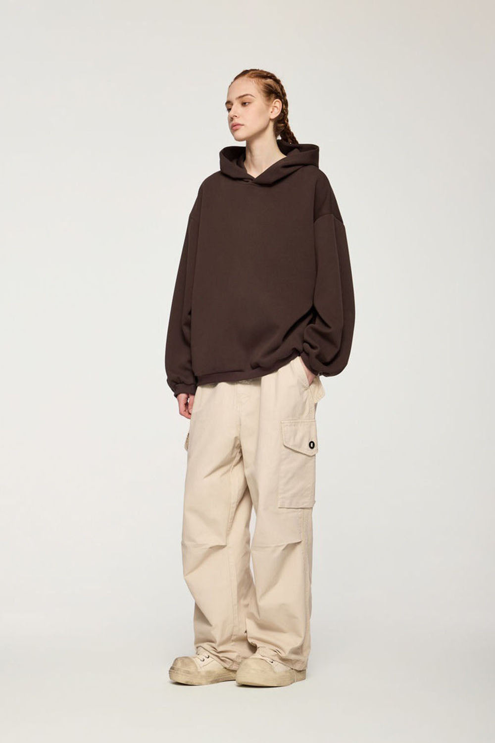 Lightweight Hooded Sweatshirt in Solid Color with Loose Fit