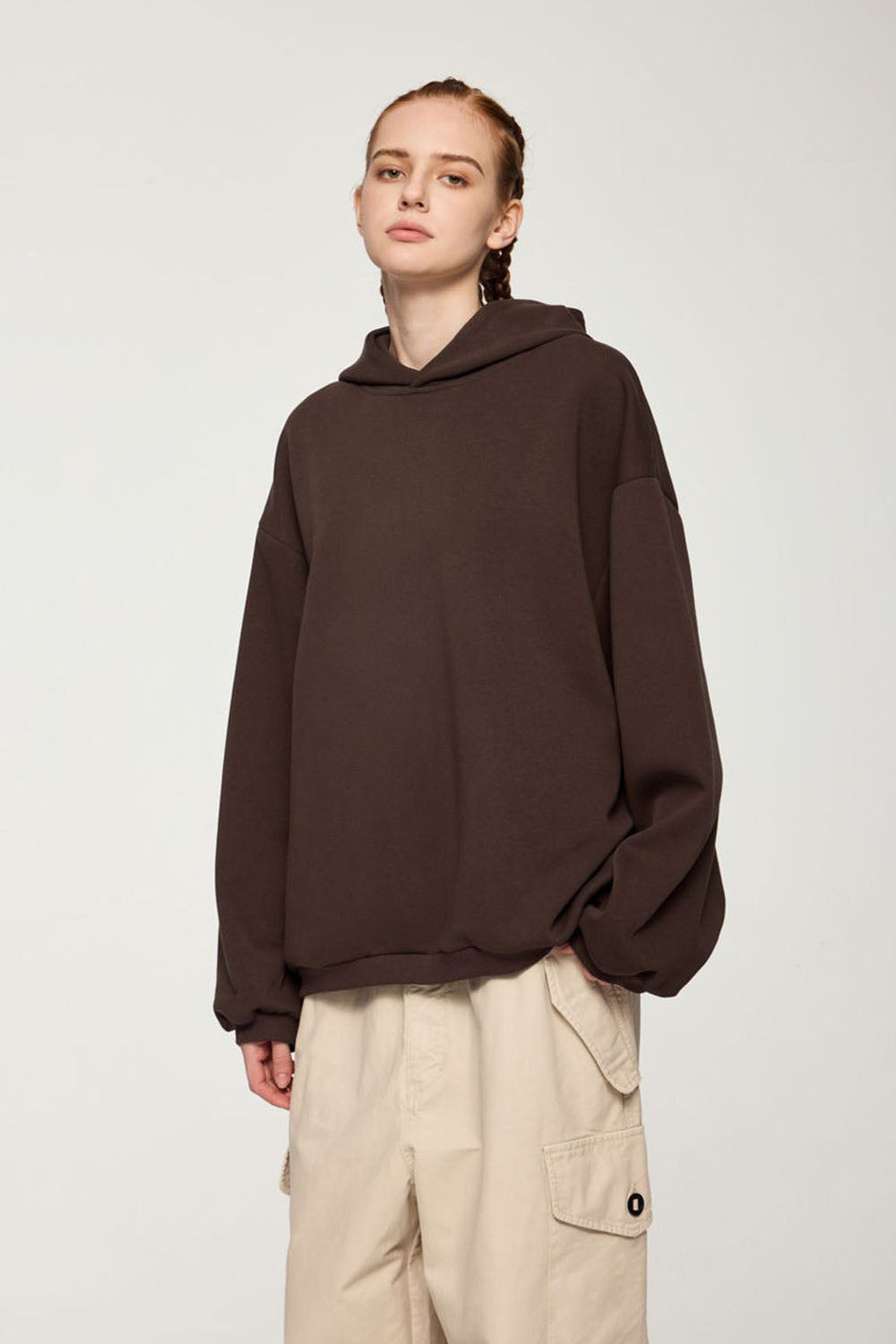 Lightweight Hooded Sweatshirt in Solid Color with Loose Fit