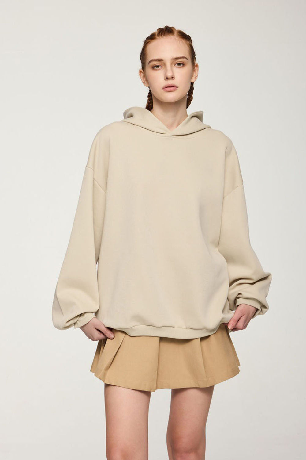 Lightweight Hooded Sweatshirt in Solid Color with Loose Fit