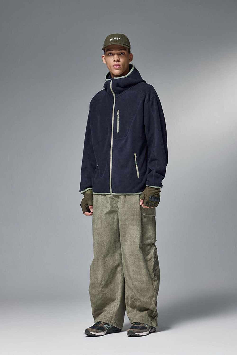 Color-Block Fleece Windproof Jacket with Stand Collar and Hood