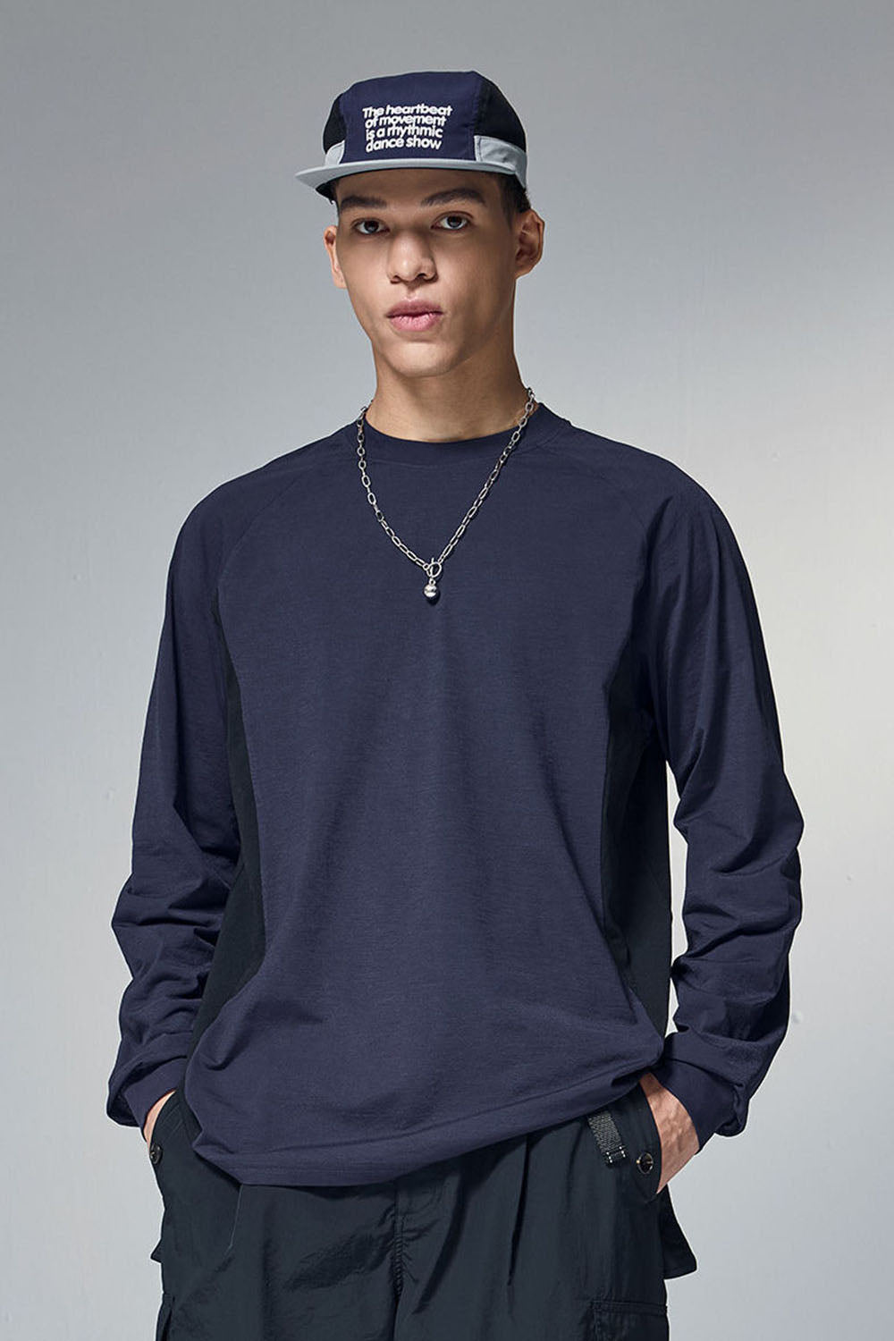 Color-Block Long Sleeve T-Shirt with Crew Neck and Panel Design