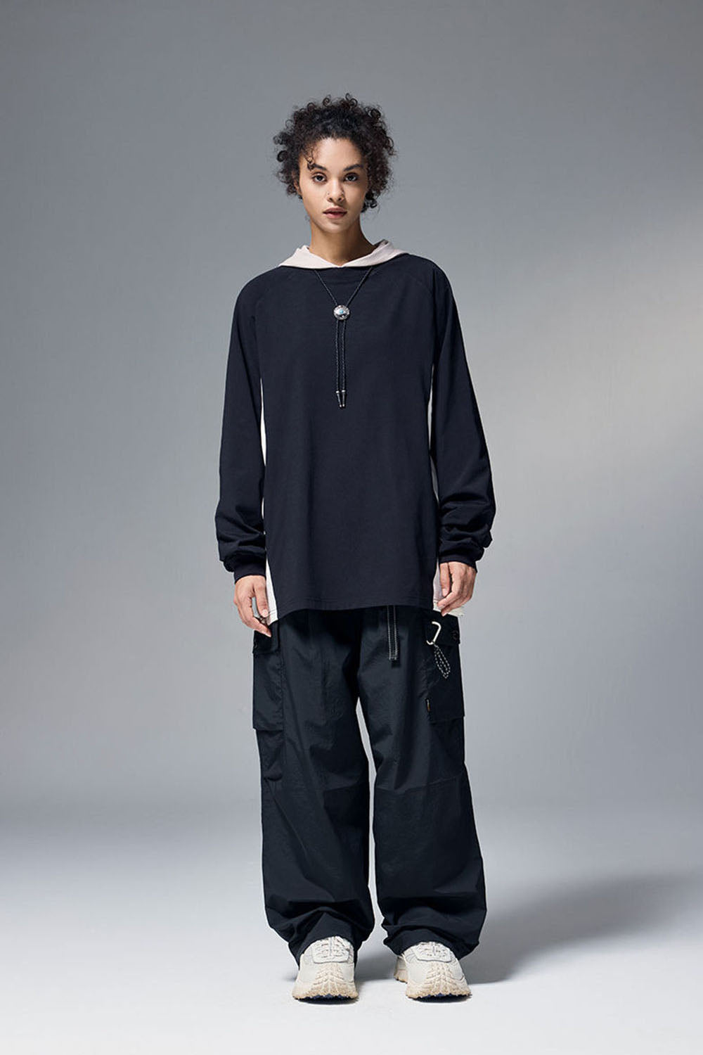 Color-Block Long Sleeve T-Shirt with Crew Neck and Panel Design