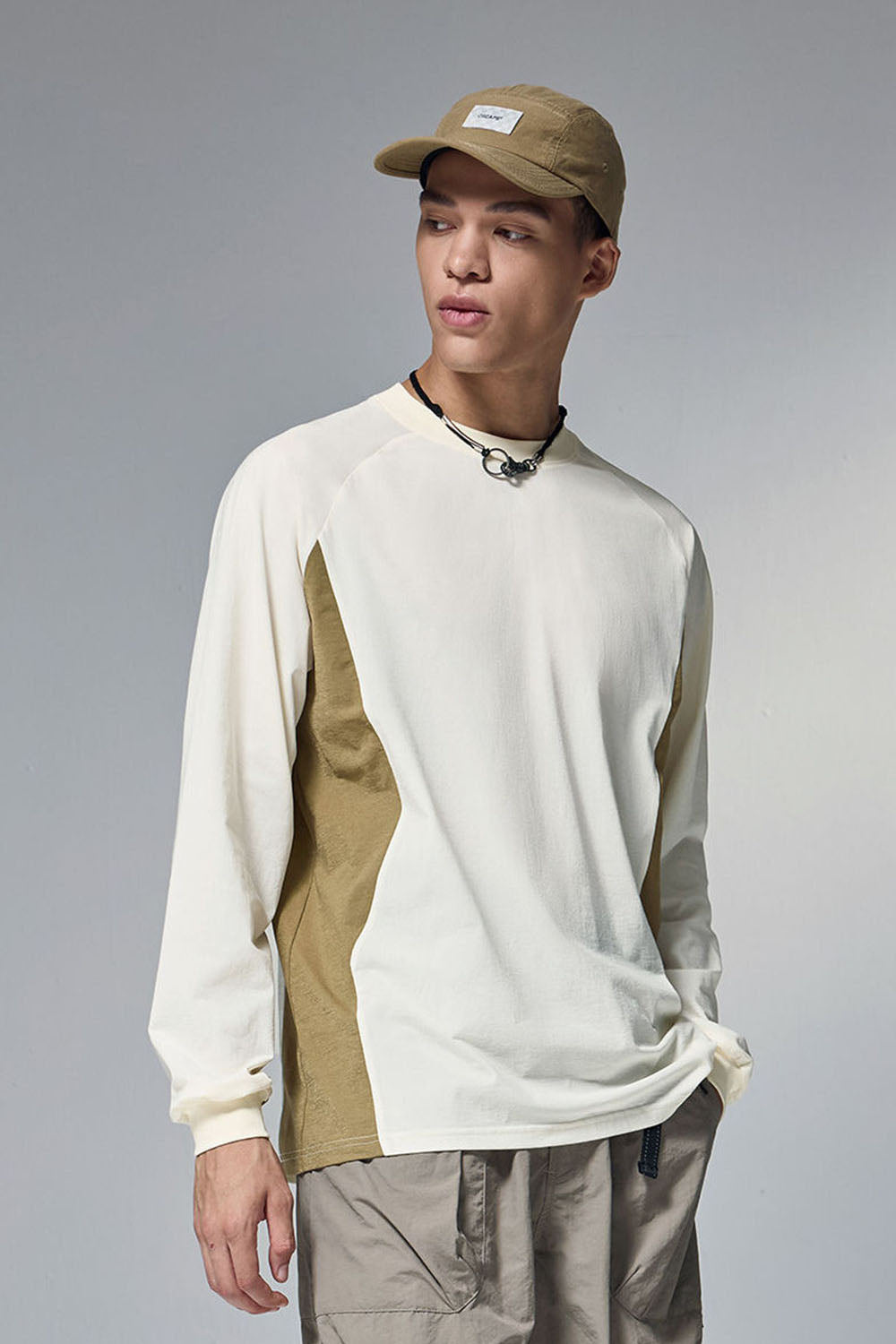 Color-Block Long Sleeve T-Shirt with Crew Neck and Panel Design