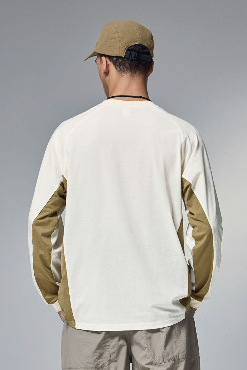 Color-Block Long Sleeve T-Shirt with Crew Neck and Panel Design