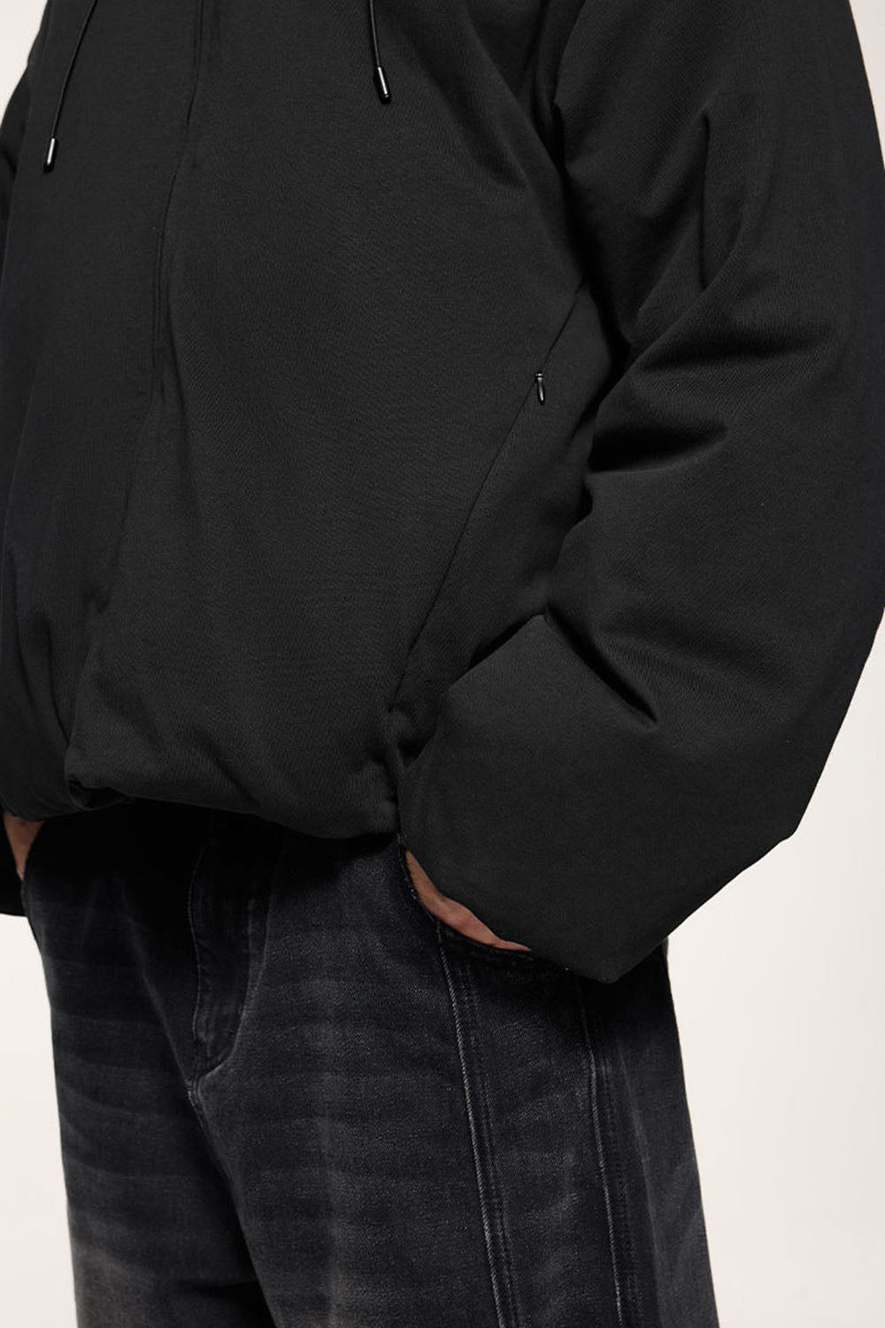 Functional Knit Fabric Down Jacket with 90% Down Fill and Solid Color Hooded Design