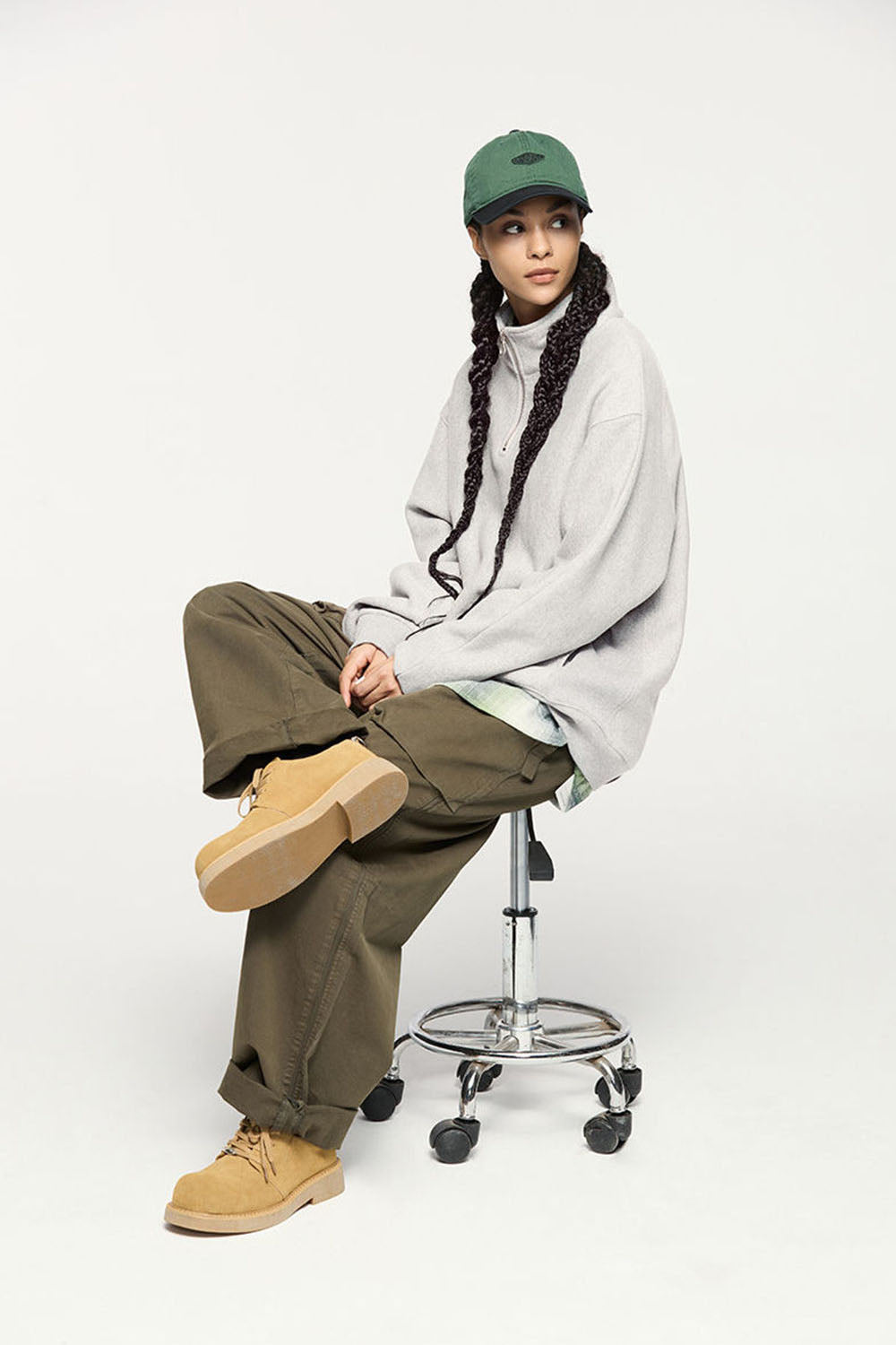 Horizontal Knit Half-Zip Fleece Sweatshirt with Stand Collar and Loose Fit