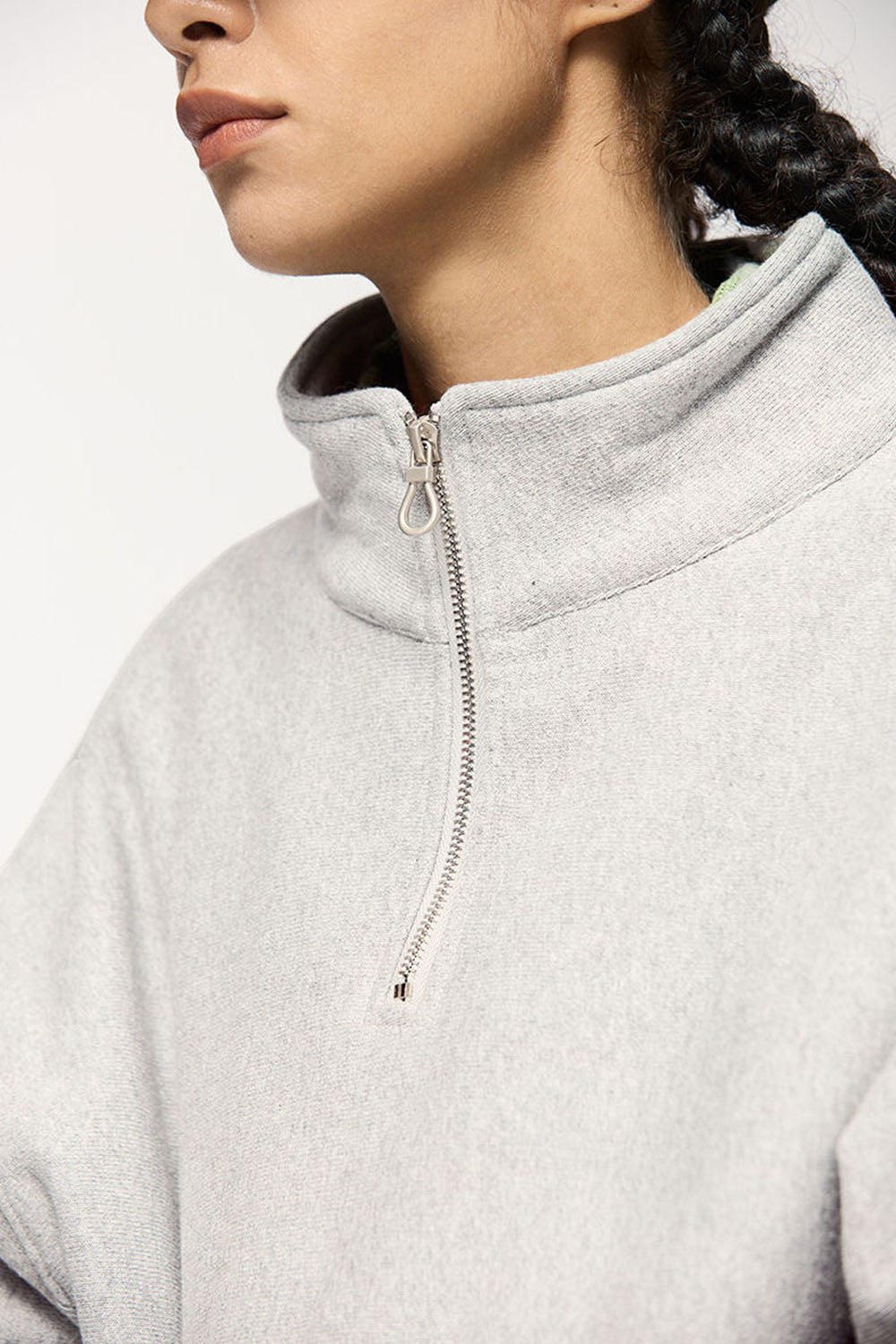 Horizontal Knit Half-Zip Fleece Sweatshirt with Stand Collar and Loose Fit