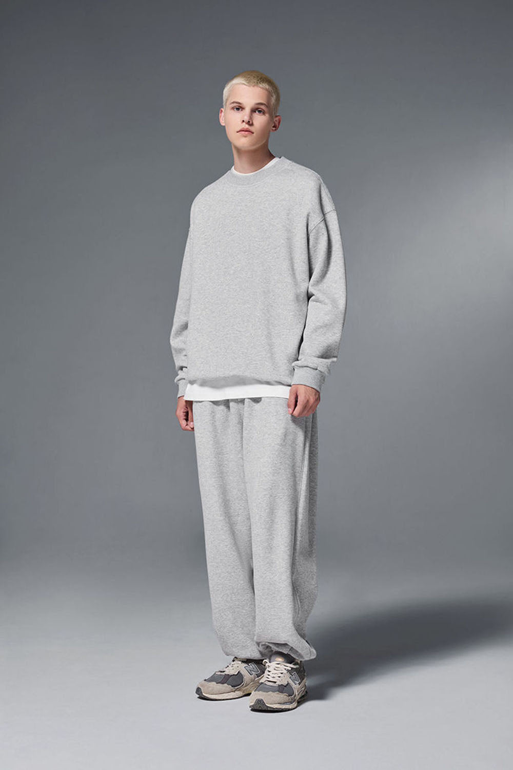 Flame Laminated Fleece Crewneck Sweatshirt with 5-in-1 Multifunctionality in a Loose Casual Fit