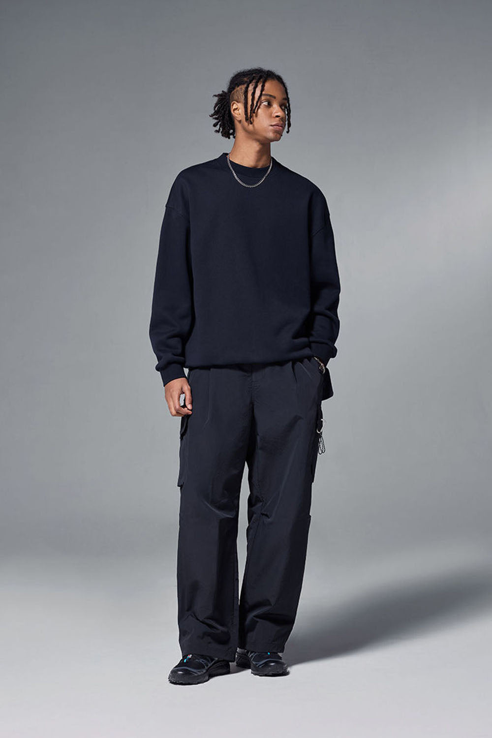 Flame Laminated Fleece Crewneck Sweatshirt with 5-in-1 Multifunctionality in a Loose Casual Fit