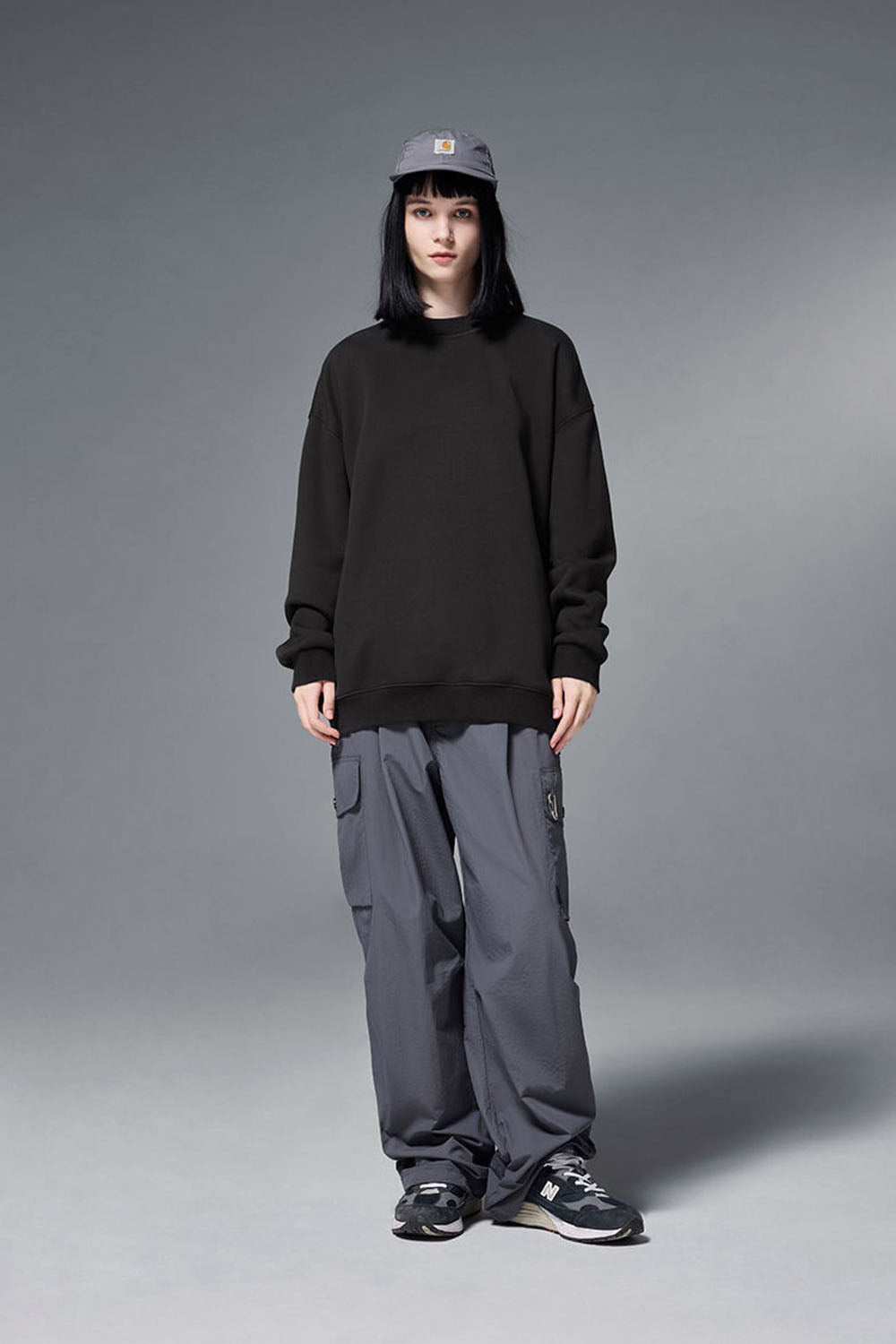 Flame Laminated Fleece Crewneck Sweatshirt with 5-in-1 Multifunctionality in a Loose Casual Fit