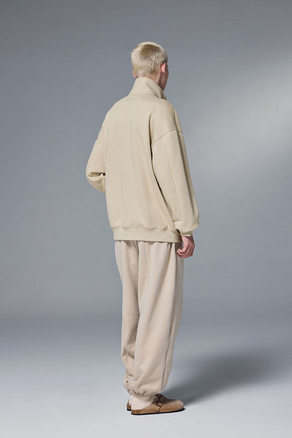 Flame Laminated Fleece High-Neck Jacket with Dual Zipper and Stand-up Collar