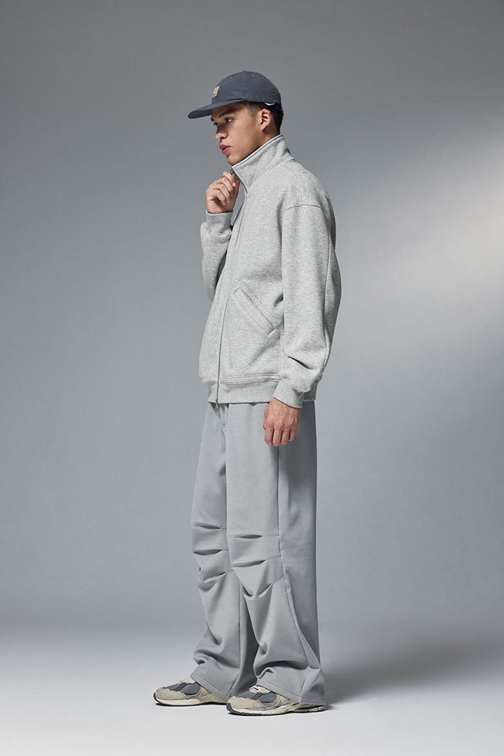 Flame Laminated Fleece High-Neck Jacket with Dual Zipper and Stand-up Collar