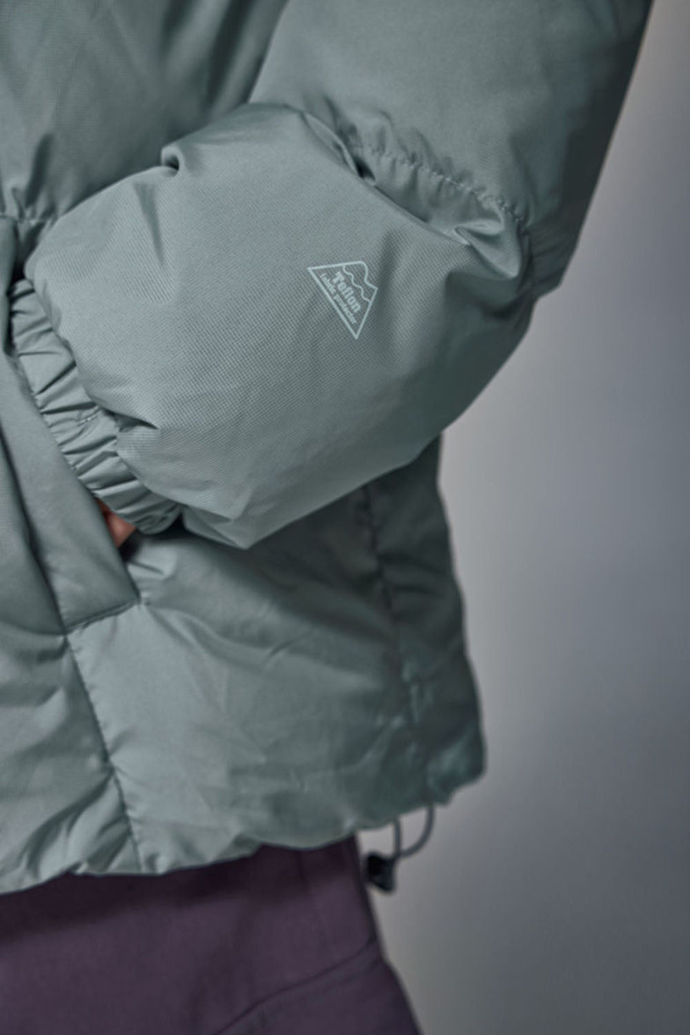 Teflon Coated Triple Protection Toast Down Jacket with 90% Down Filling and High Neck