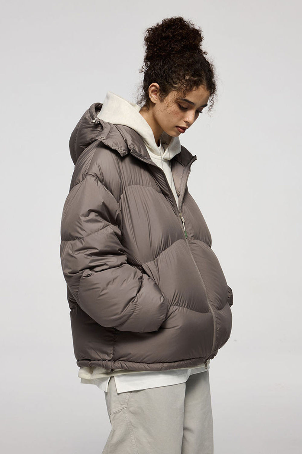 Lightweight Portable Puffer Down Jacket with 90% Down Fill and Solid Color Hooded Loose Fit