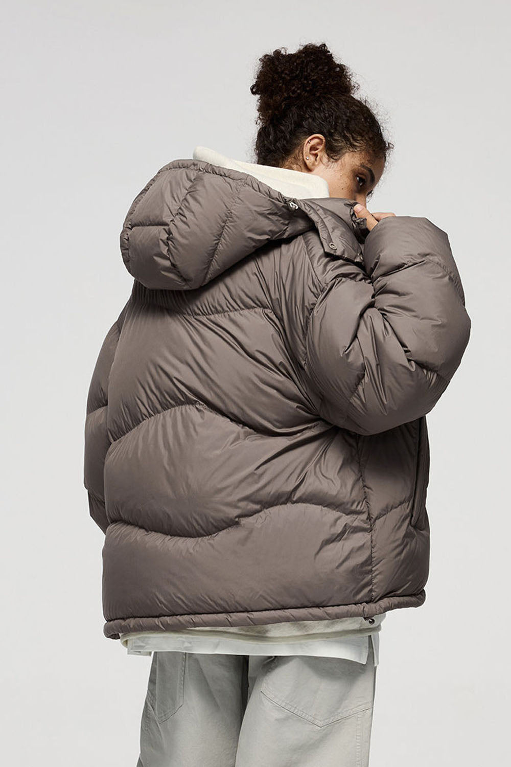 Lightweight Portable Puffer Down Jacket with 90% Down Fill and Solid Color Hooded Loose Fit