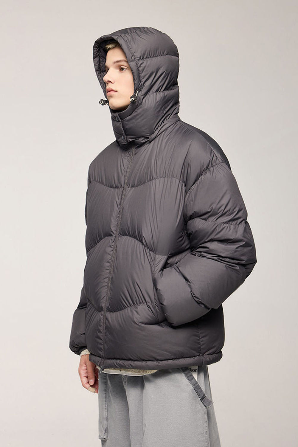 Lightweight Portable Puffer Down Jacket with 90% Down Fill and Solid Color Hooded Loose Fit