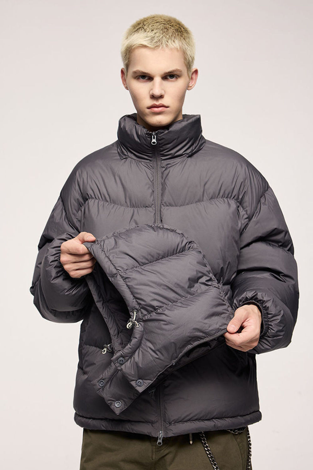 Lightweight Portable Puffer Down Jacket with 90% Down Fill and Solid Color Hooded Loose Fit