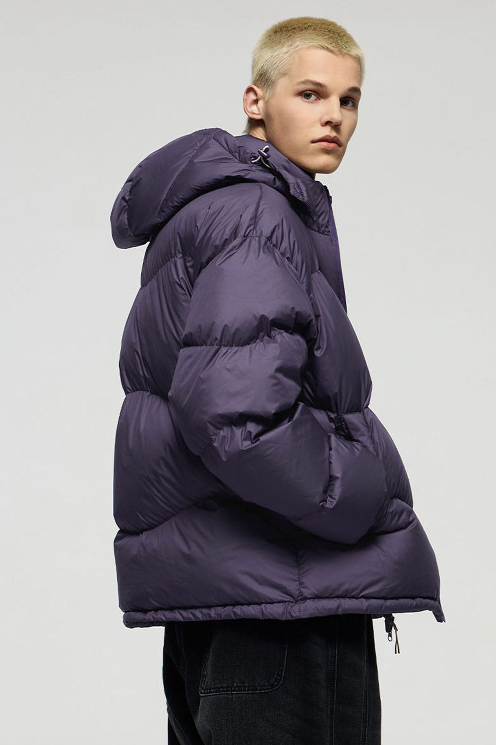 Lightweight Portable Puffer Down Jacket with 90% Down Fill and Solid Color Hooded Loose Fit