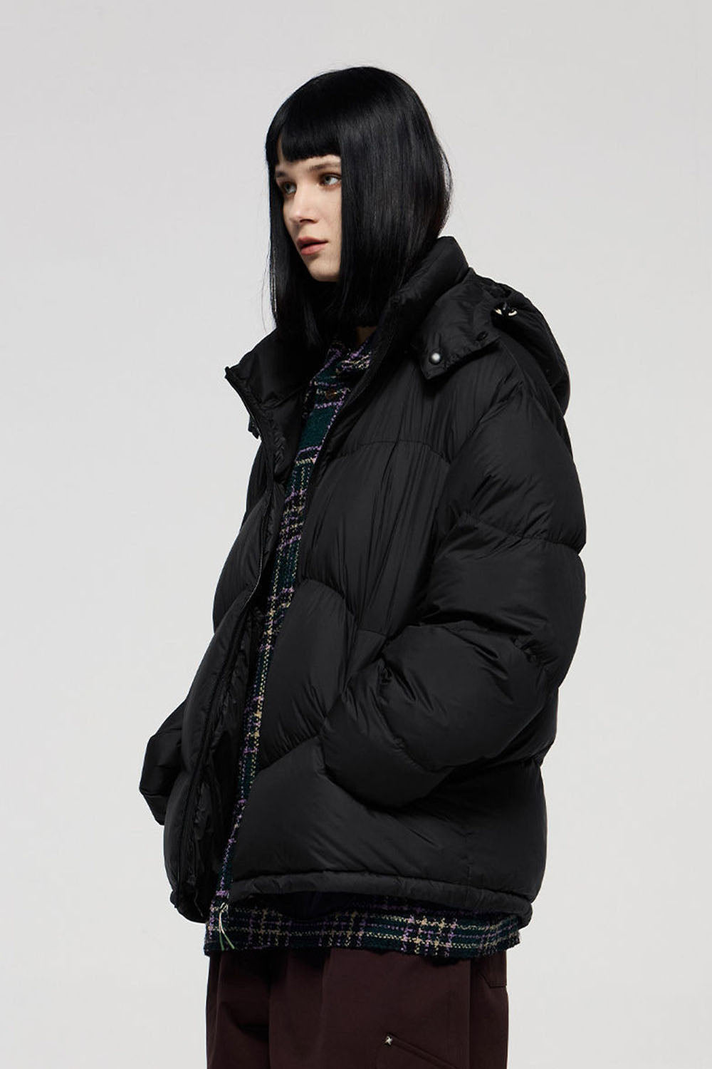 Lightweight Portable Puffer Down Jacket with 90% Down Fill and Solid Color Hooded Loose Fit