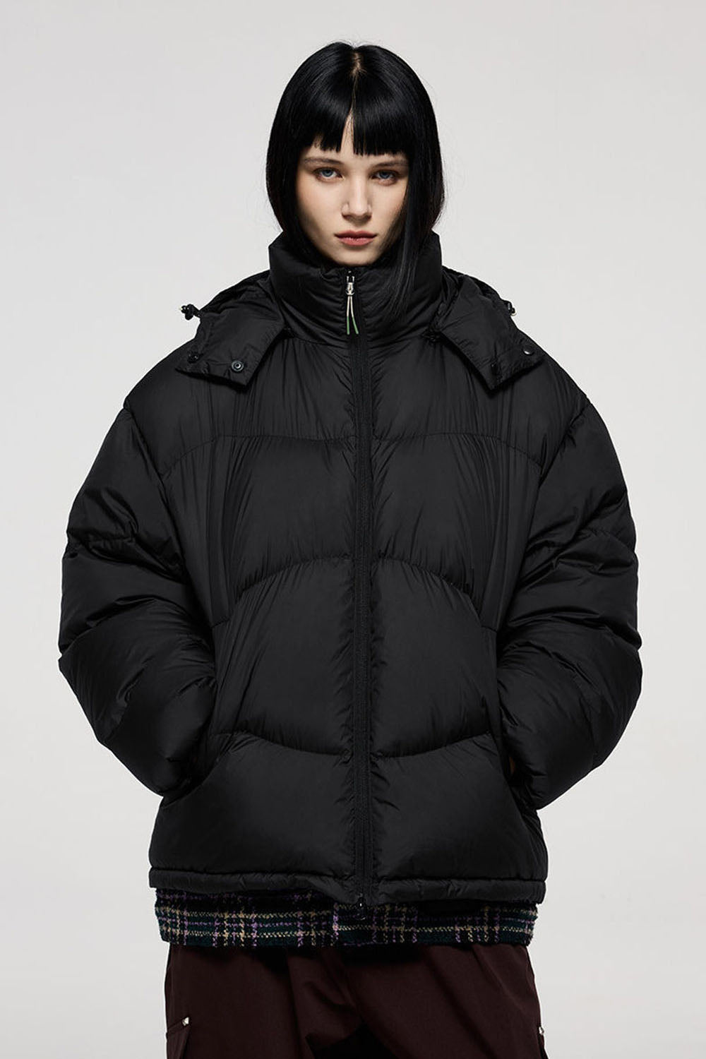Lightweight Portable Puffer Down Jacket with 90% Down Fill and Solid Color Hooded Loose Fit