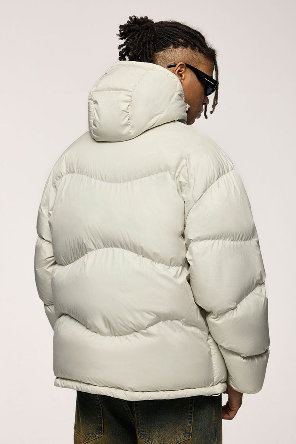 Lightweight Portable Puffer Down Jacket with 90% Down Fill and Solid Color Hooded Loose Fit