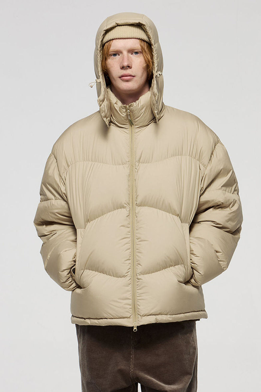 Lightweight Portable Puffer Down Jacket with 90% Down Fill and Solid Color Hooded Loose Fit