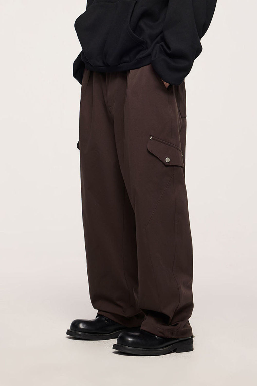 Rivet Faux Pocket Elastic Utility Pants with Wrinkle-Resistant Wide-Leg Design
