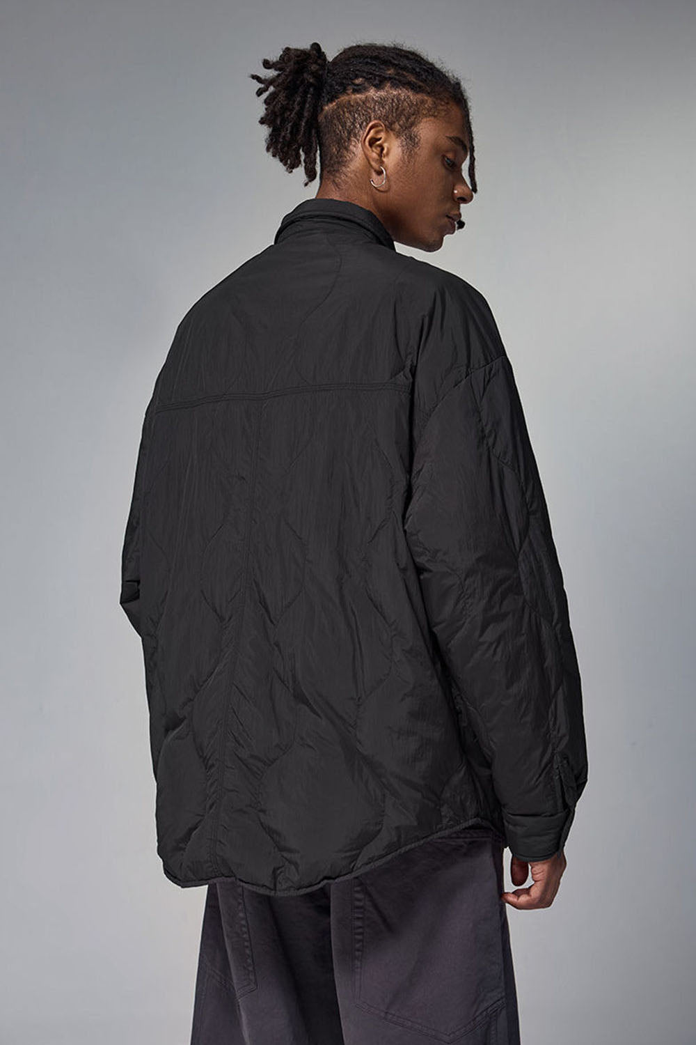 Water-Resistant Gourd Pattern Quilted Down Jacket with 90% Down Fill and Fold-Over Collar