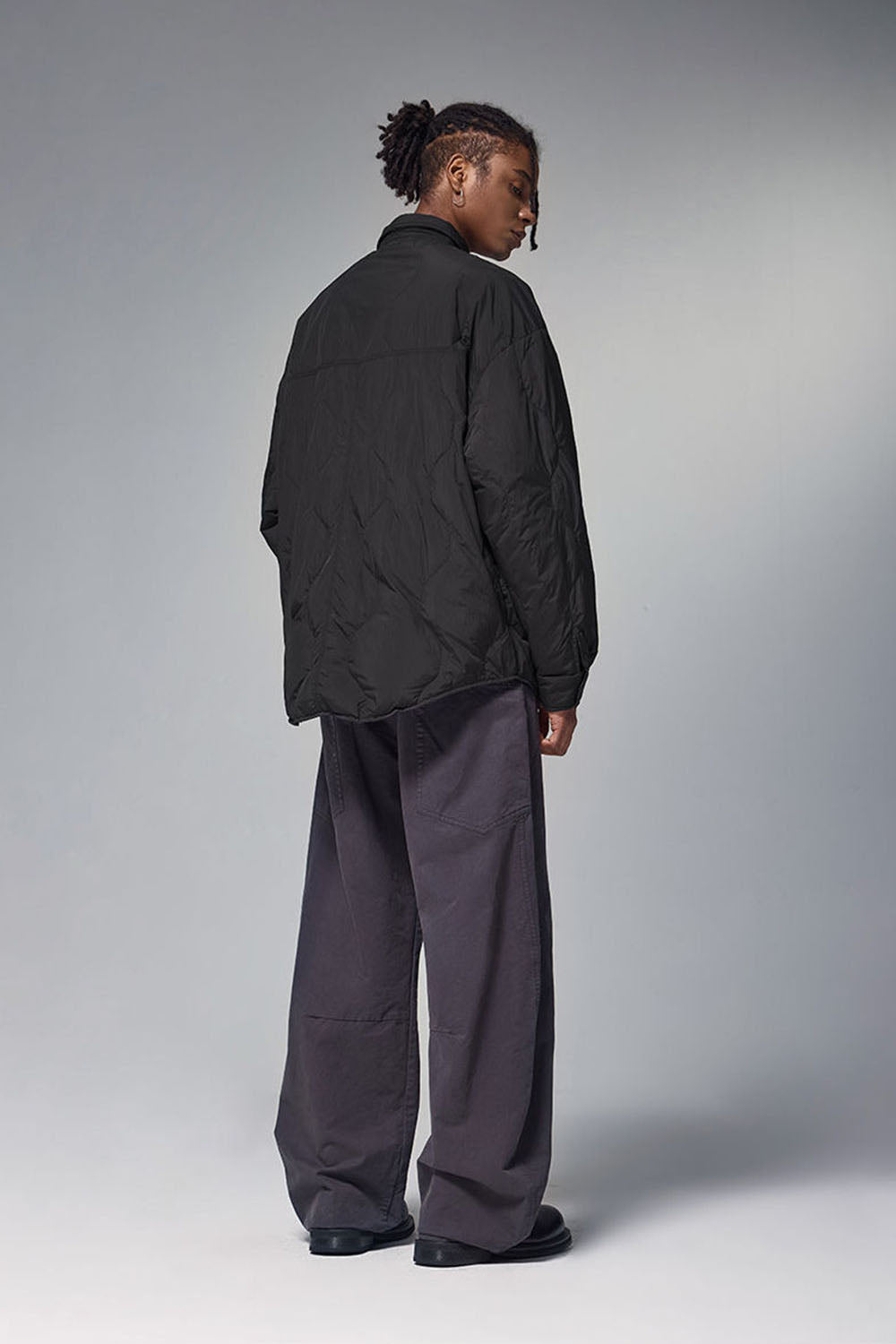 Water-Resistant Gourd Pattern Quilted Down Jacket with 90% Down Fill and Fold-Over Collar