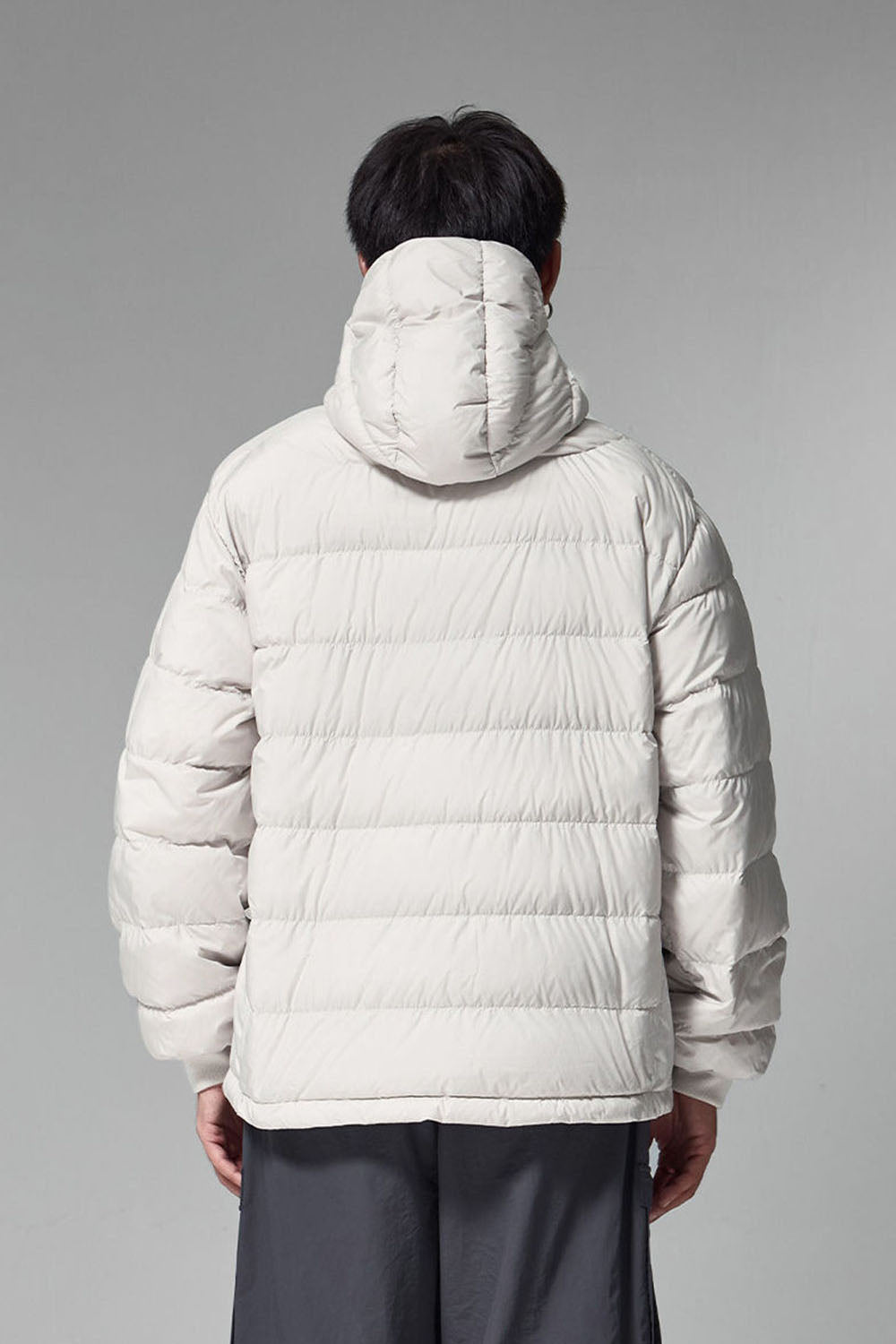 Water-Resistant Lightweight Hooded Down Jacket with 90% Down Fill and Packable Design