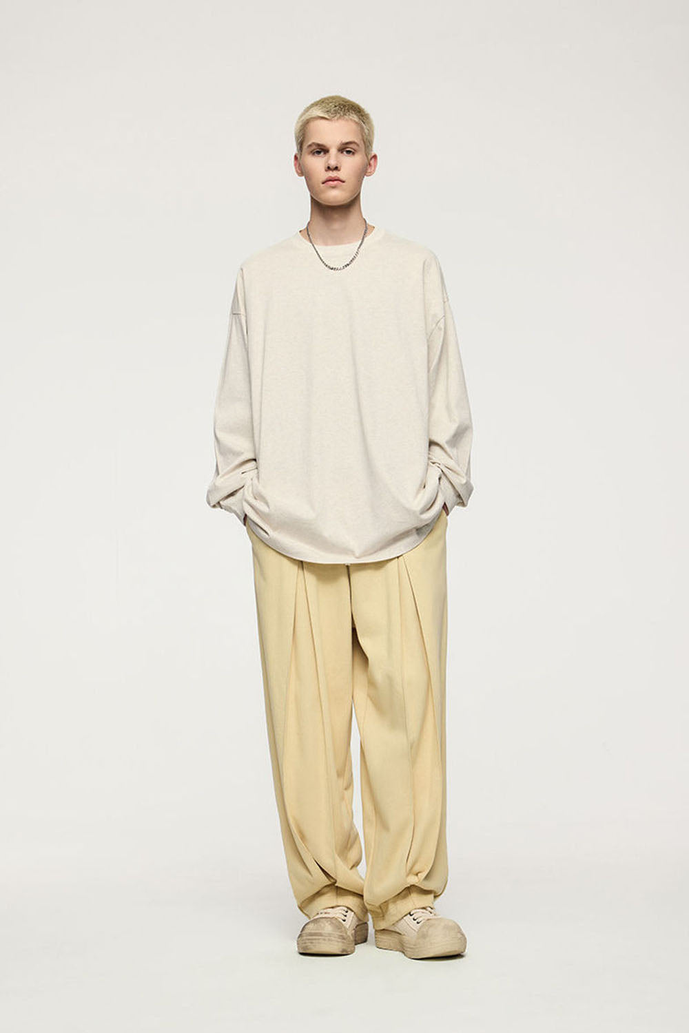Accordion Pleat Casual Trousers with Diagonal Fish Scale Pattern