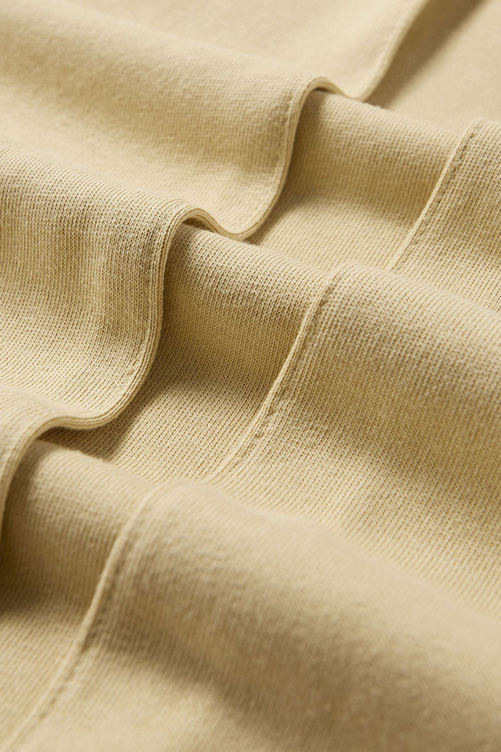 Accordion Pleat Casual Trousers with Diagonal Fish Scale Pattern