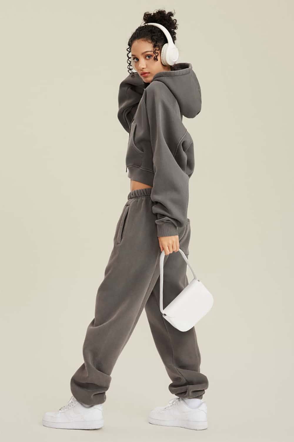 Vintage Washed Fleece-Lined Cropped Hoodie with Drop Shoulder Design