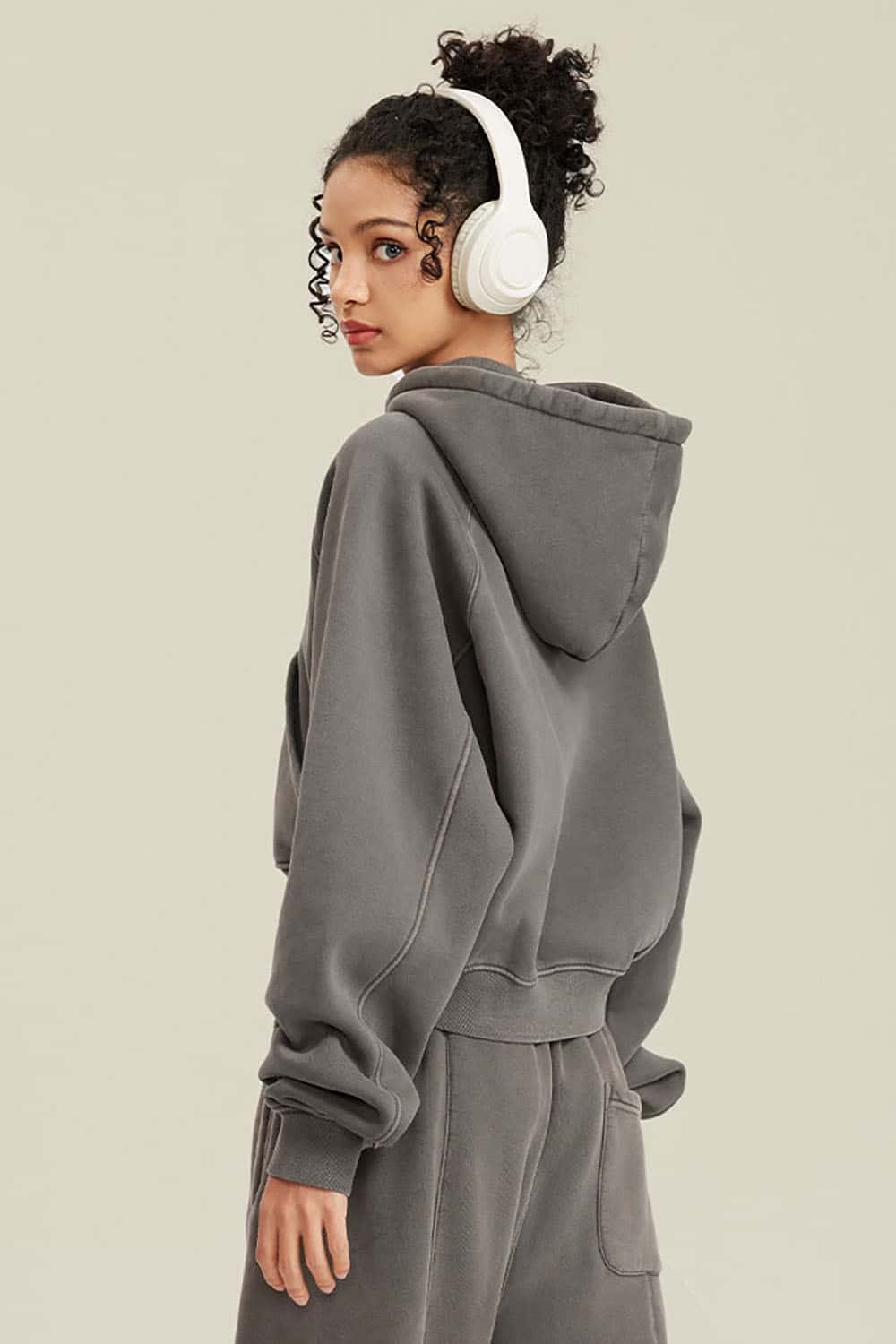 Vintage Washed Fleece-Lined Cropped Hoodie with Drop Shoulder Design