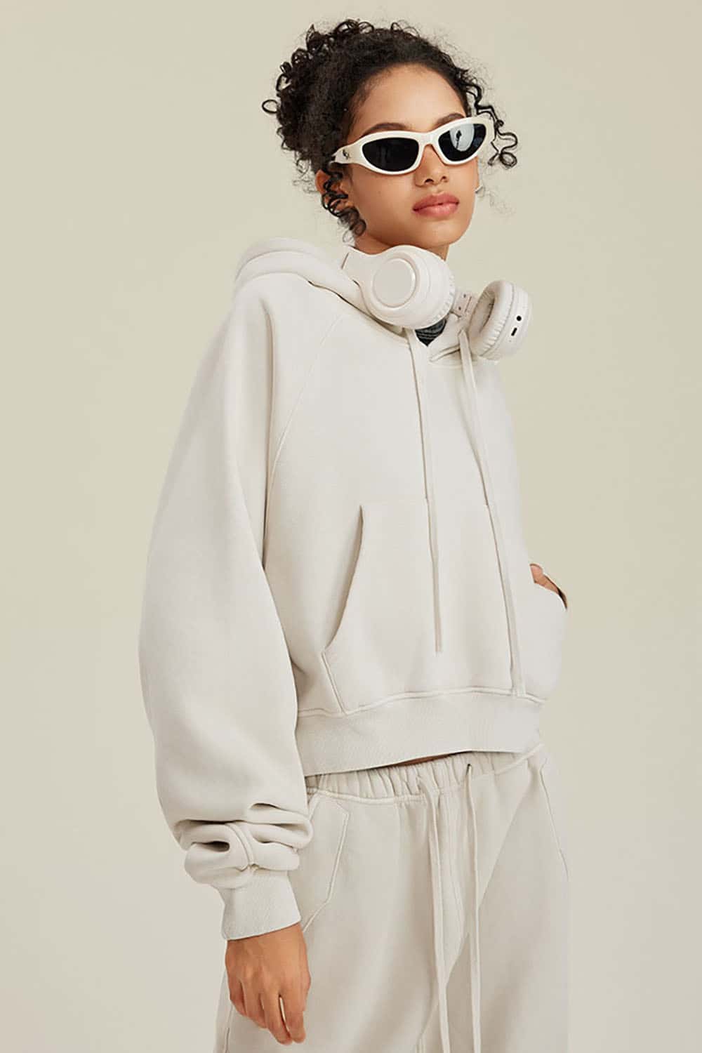 Vintage Washed Fleece-Lined Cropped Hoodie with Drop Shoulder Design