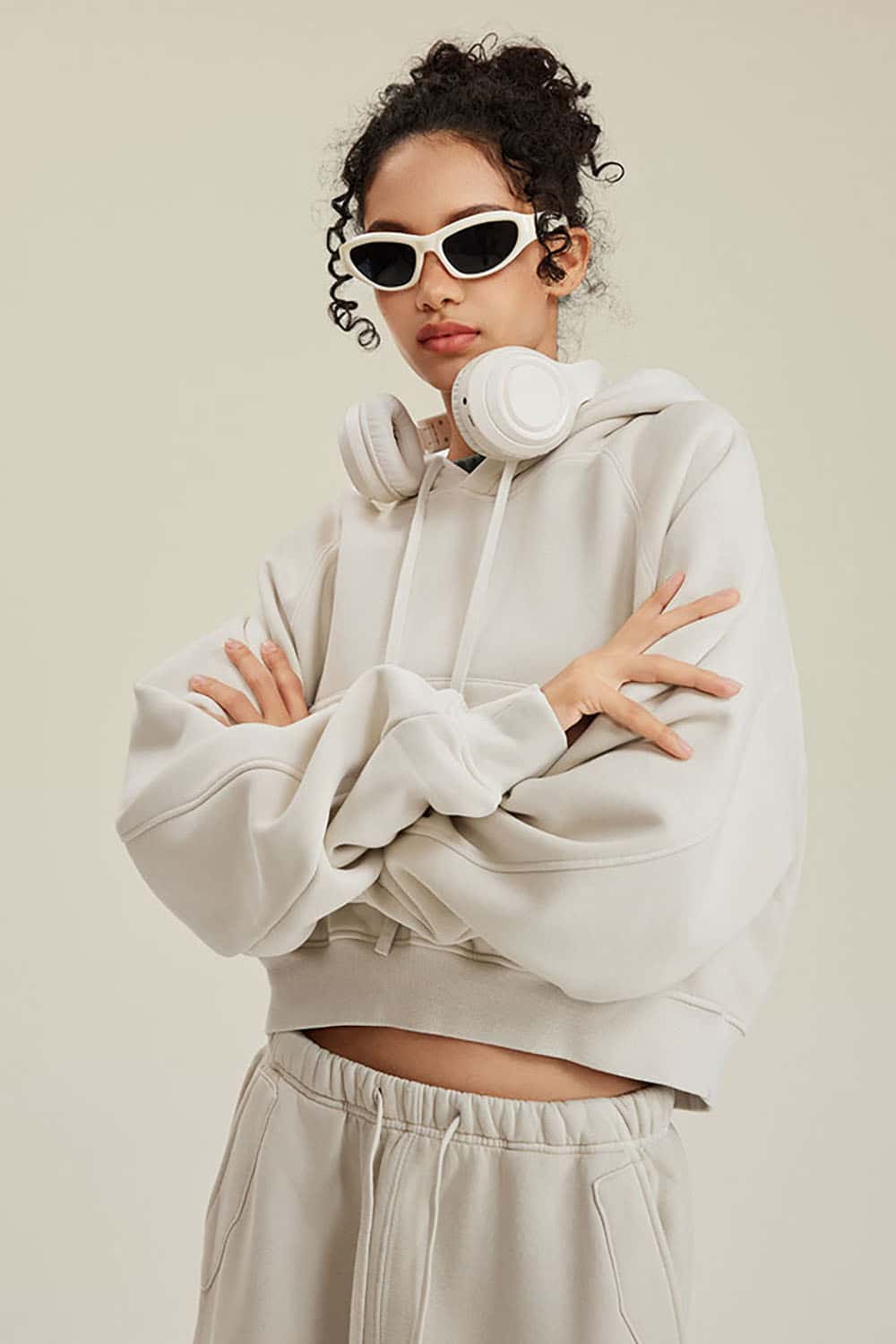 Vintage Washed Fleece-Lined Cropped Hoodie with Drop Shoulder Design