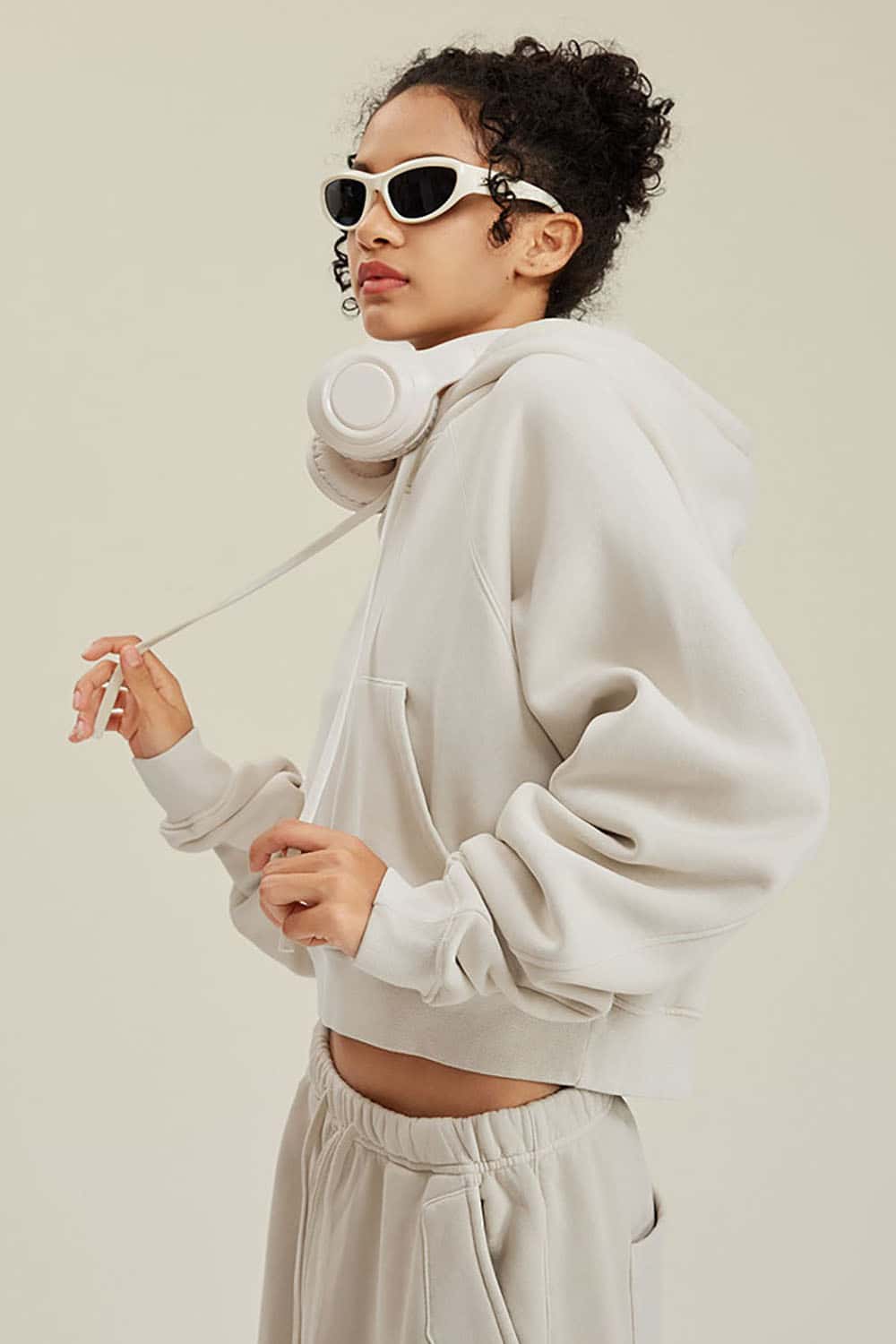 Vintage Washed Fleece-Lined Cropped Hoodie with Drop Shoulder Design