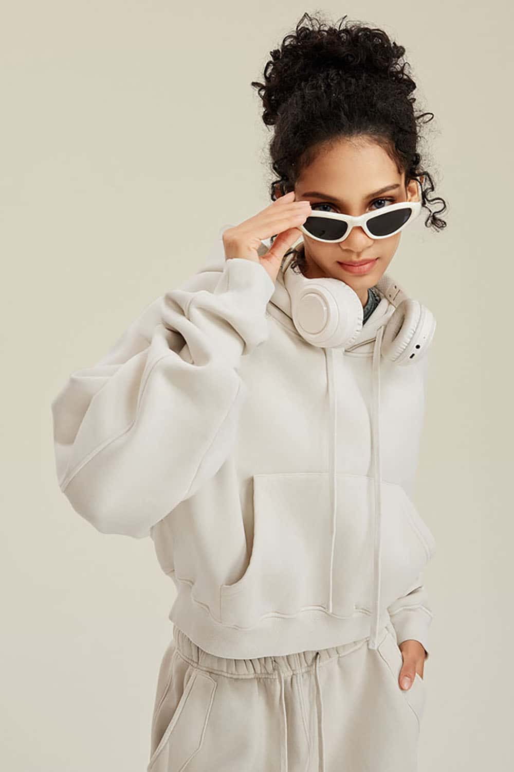 Vintage Washed Fleece-Lined Cropped Hoodie with Drop Shoulder Design