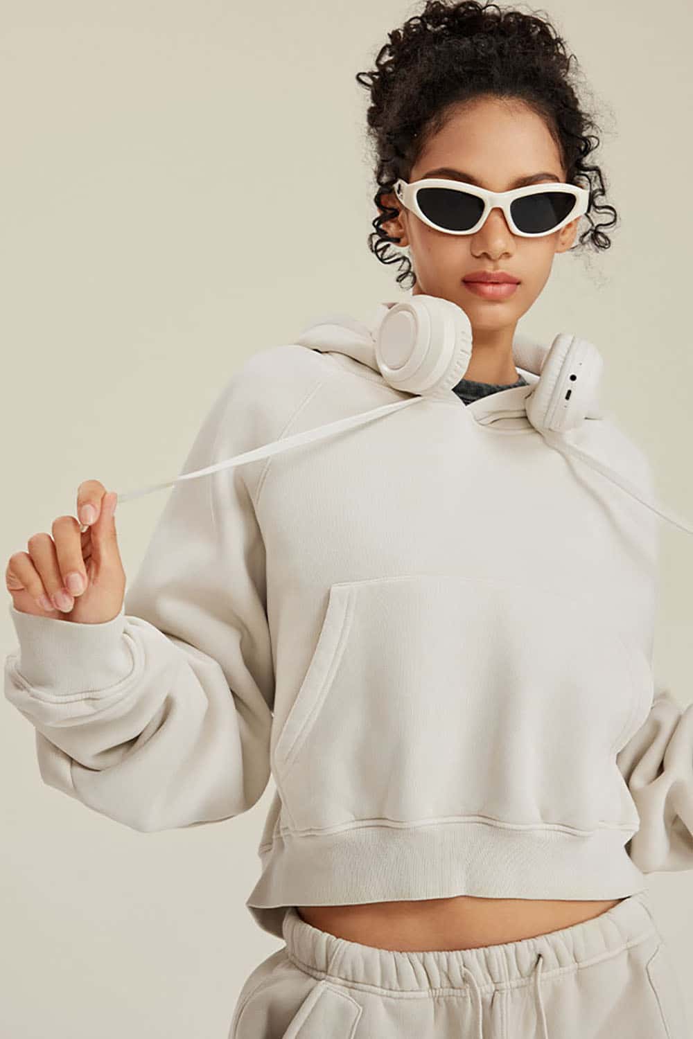 Vintage Washed Fleece-Lined Cropped Hoodie with Drop Shoulder Design