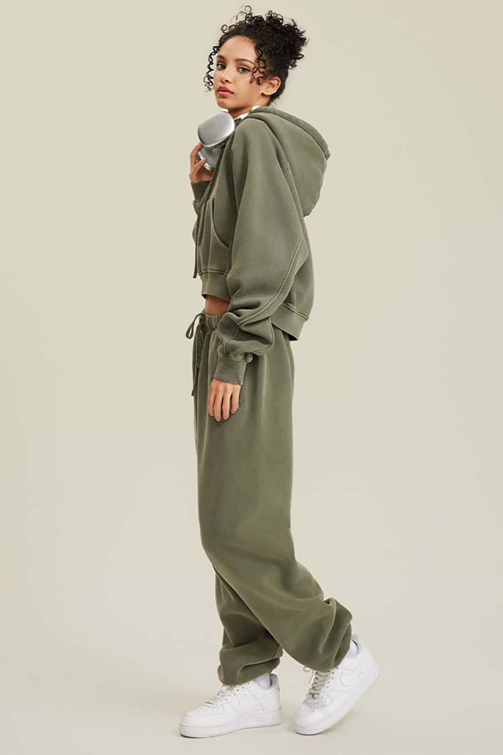 Vintage Washed Fleece-Lined Cropped Hoodie with Drop Shoulder Design