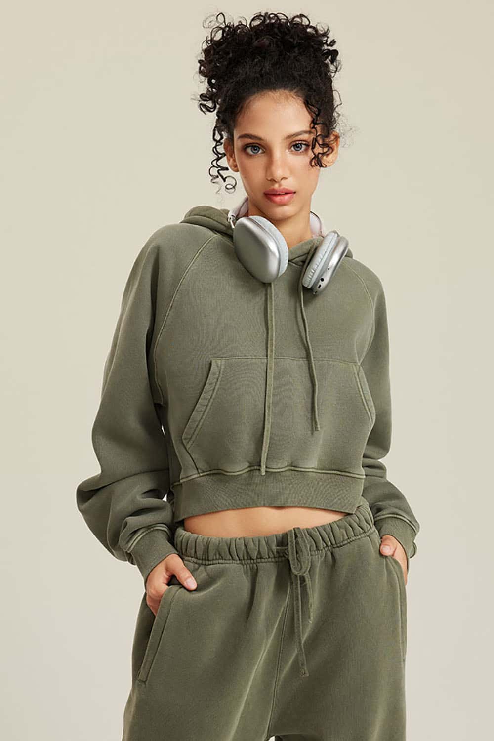 Vintage Washed Fleece-Lined Cropped Hoodie with Drop Shoulder Design