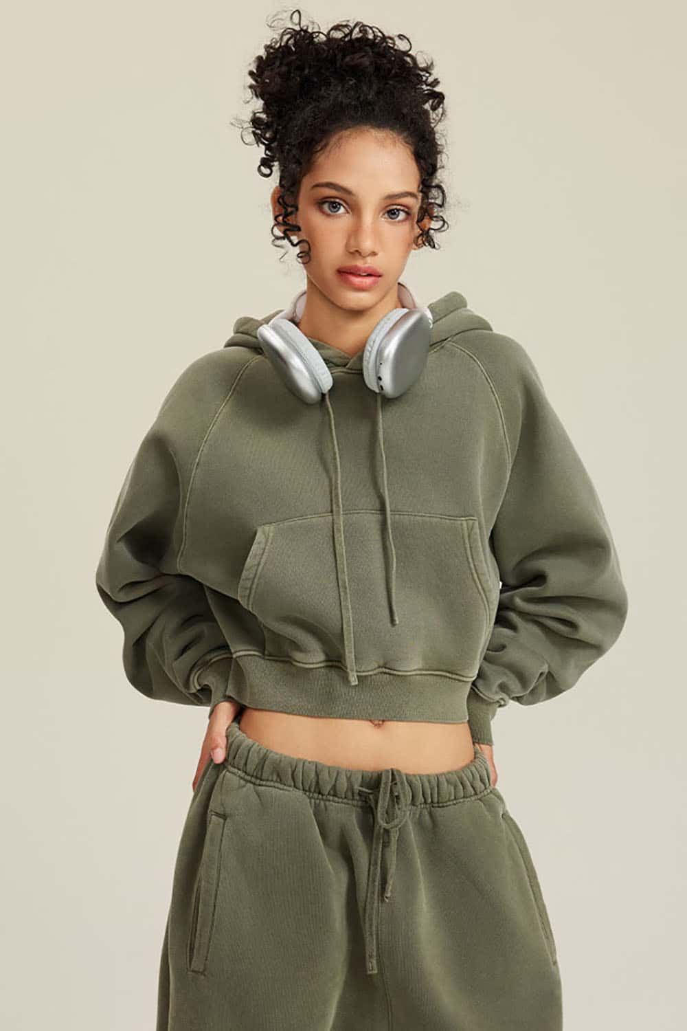 Vintage Washed Fleece-Lined Cropped Hoodie with Drop Shoulder Design