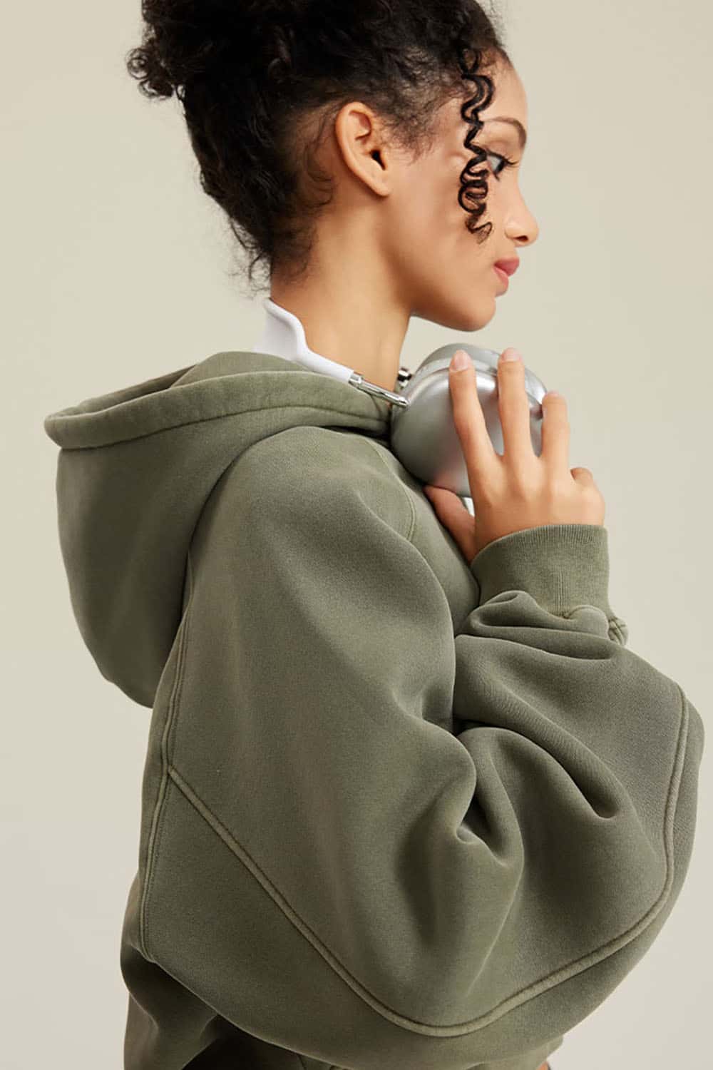 Vintage Washed Fleece-Lined Cropped Hoodie with Drop Shoulder Design