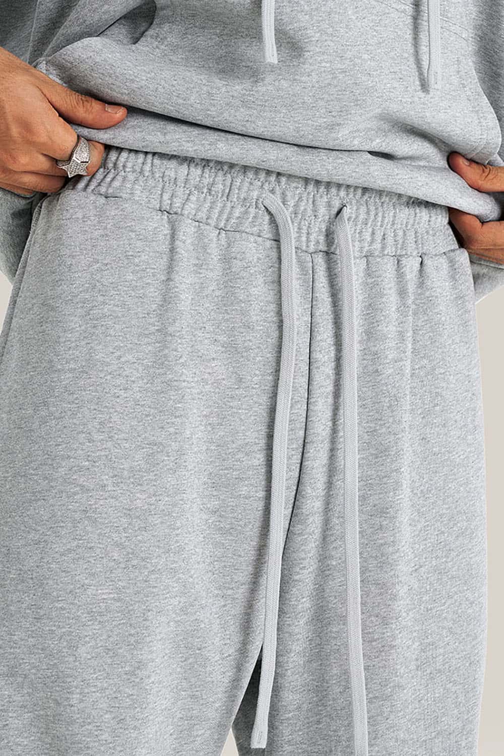 Loose Fit Elastic Cuff Casual Sport Joggers in Solid Color