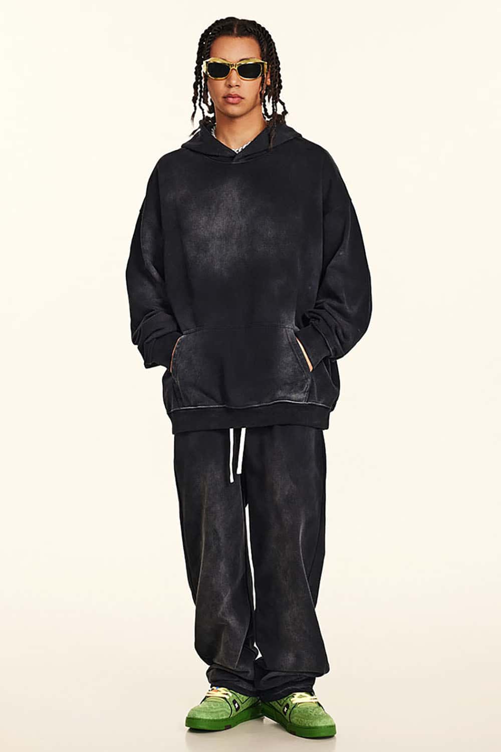 Heavy-Duty Washed Hoodie in High Street Oversize Style