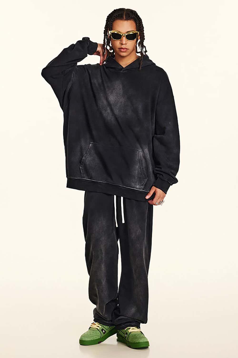 Heavy-Duty Washed Hoodie in High Street Oversize Style