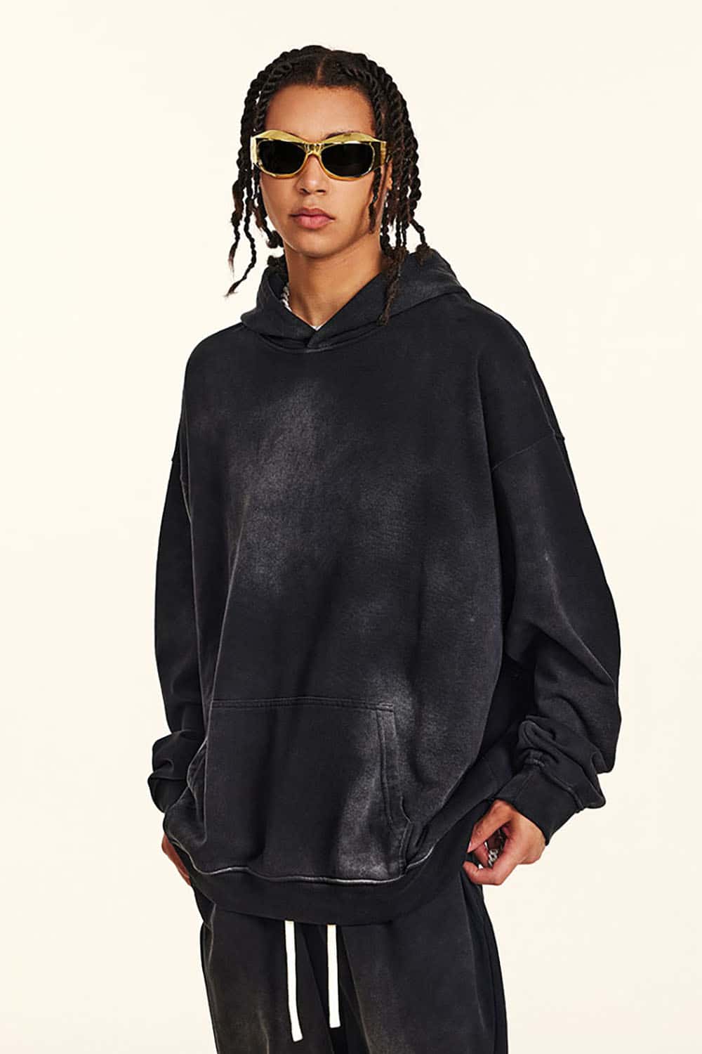 Heavy-Duty Washed Hoodie in High Street Oversize Style