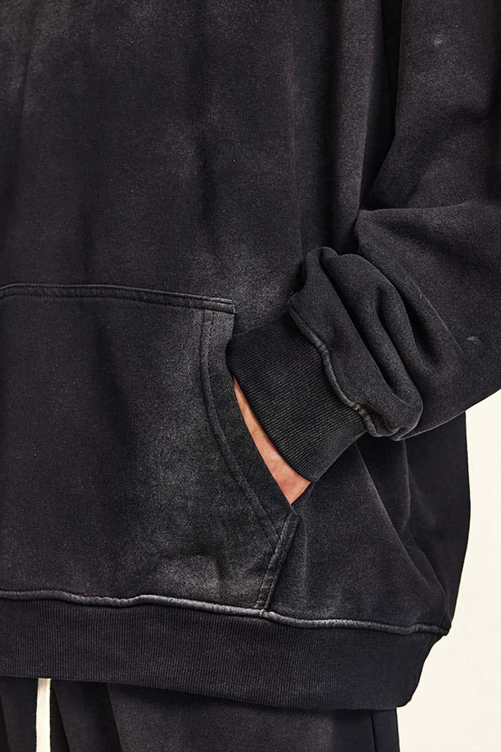 Heavy-Duty Washed Hoodie in High Street Oversize Style