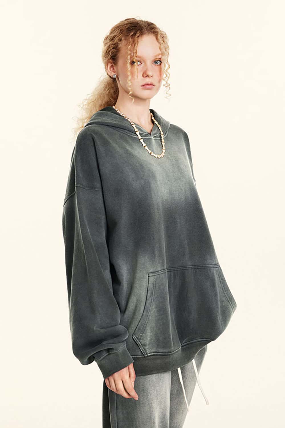 Heavy-Duty Washed Hoodie in High Street Oversize Style